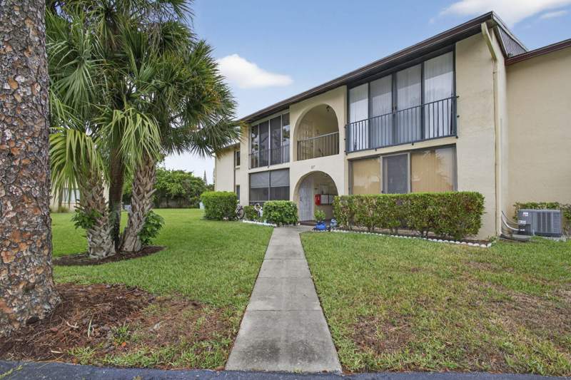 2 bedroom Condominium at 327 Pine Ridge Circle #A-1, Pine Ridge III Condo, Greenacres — photo 2