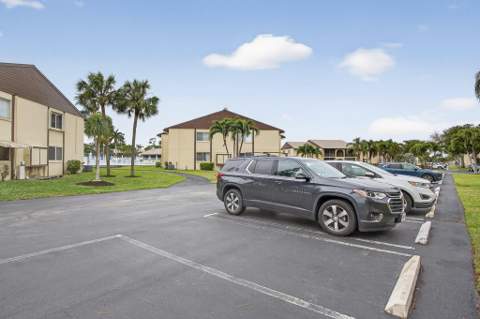 327 Pine Ridge Circle #A-1, Greenacres FL - photo 6 of 45