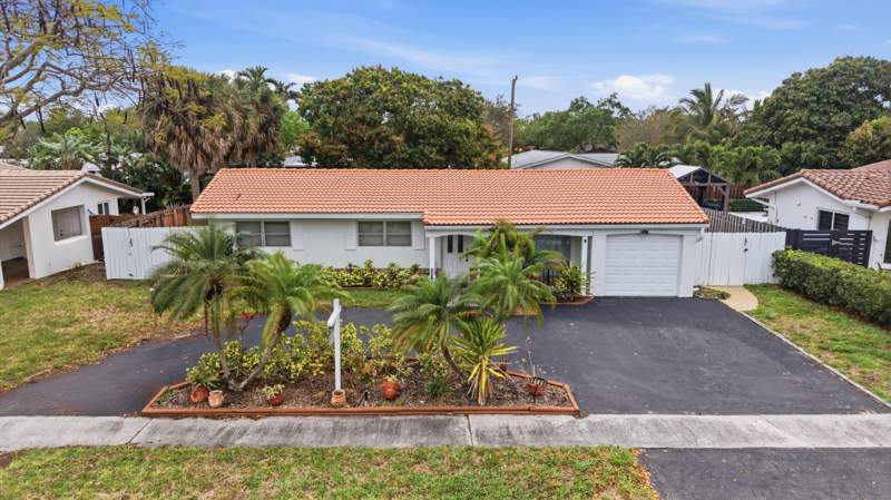 3 bedroom Single Family Residence at 2120 NE 62nd Court, Imperial Point 1, Fort Lauderdale — photo 5