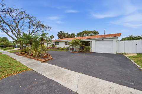 2120 NE 62nd Court, Fort Lauderdale FL - photo 7 of 37