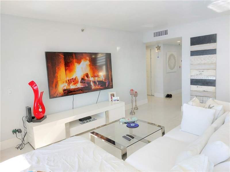 2 bedroom Condominium at 105 Lake Emerald Drive #502, Lake Emerald Condominium No, Oakland Park — photo 3