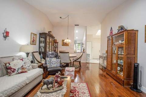 499 E Iron Forge Court, Royal Palm Beach FL - photo 10 of 17