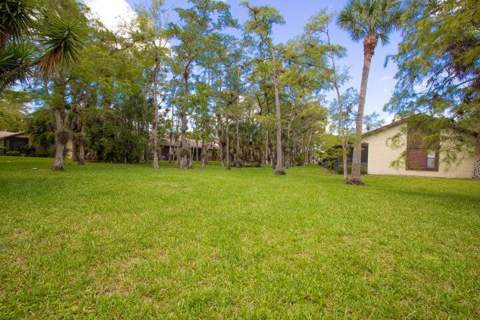 499 E Iron Forge Court, Royal Palm Beach FL - photo 17 of 17