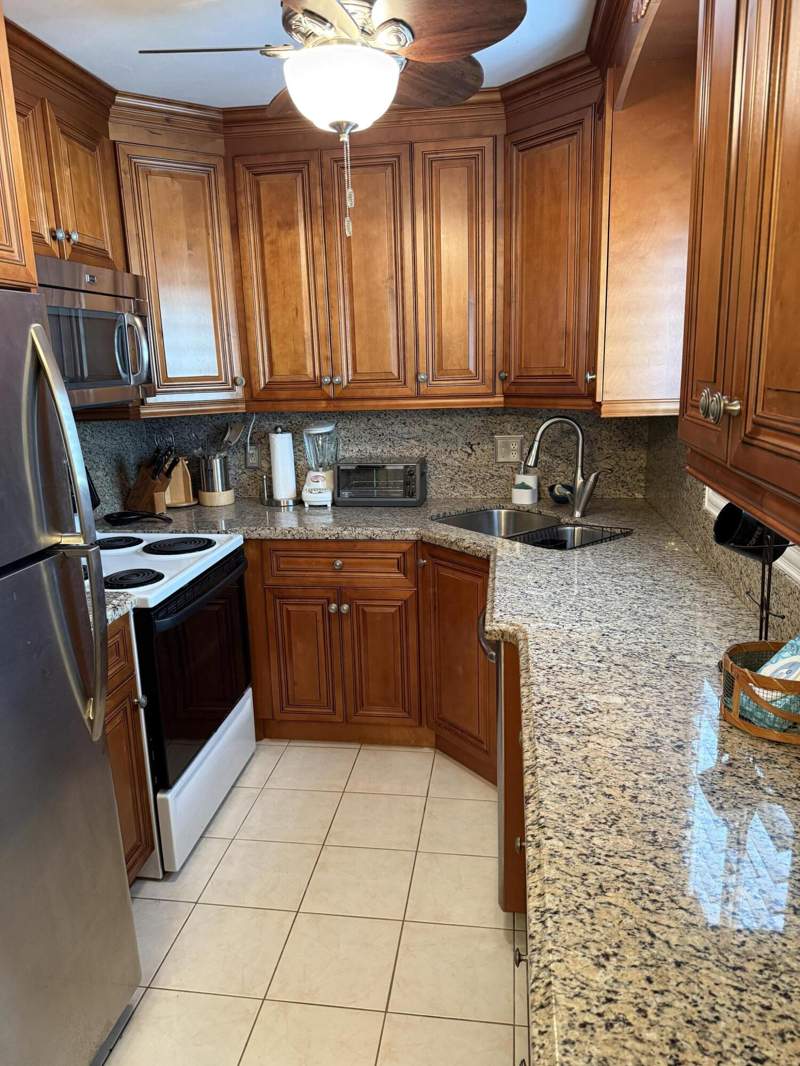 2 bedroom Condominium at 3160 Lake Osborne Drive #112, Murry Hills Apt Bldg Condo, Lake Worth Beach — photo 3