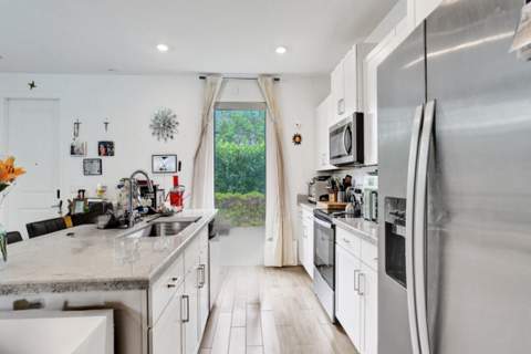 435 NW 17th Street, Fort Lauderdale FL - photo 8 of 34