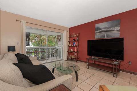 801 Pine Drive #20, Pompano Beach FL - photo 7 of 31