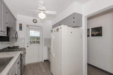 801 Pine Drive #20, Pompano Beach FL - photo 12 of 31