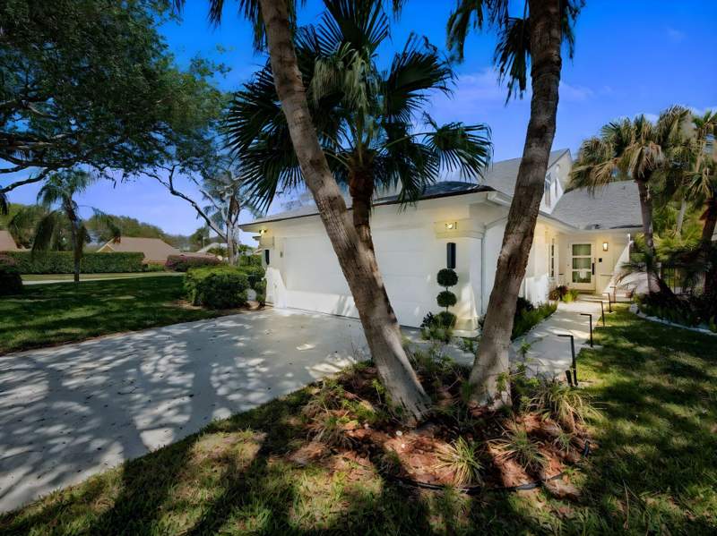 4 bedroom Single Family Residence at 101 Dunes Edge Road, Ridge At The Bluffs, Jupiter — photo 2