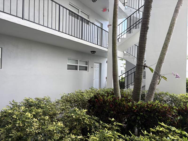 2 bedroom Condominium at 11 Colonial Club Drive #105, Colonial Club Condo Sec 1, Boynton Beach — photo 3