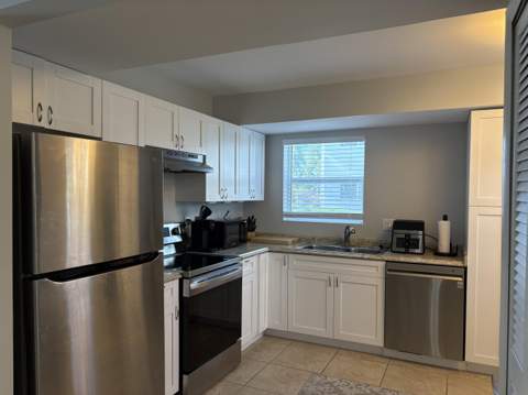 11 Colonial Club Drive #105, Boynton Beach FL - photo 6 of 24