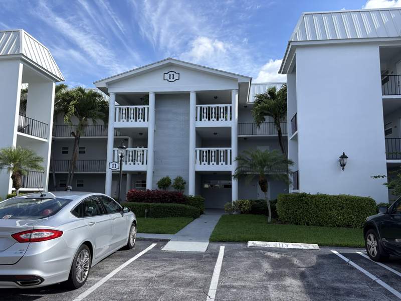 2 bedroom Condominium at 11 Colonial Club Drive #105, Colonial Club Condo Sec 1, Boynton Beach — photo 2