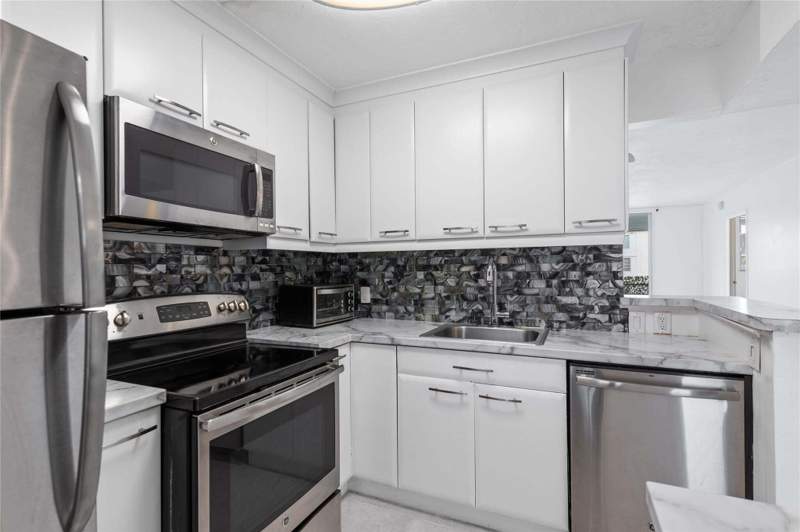 2 bedroom Condominium at 2841 Somerset Drive #311, Somerset No 4 Condo, Lauderdale Lakes — photo 5