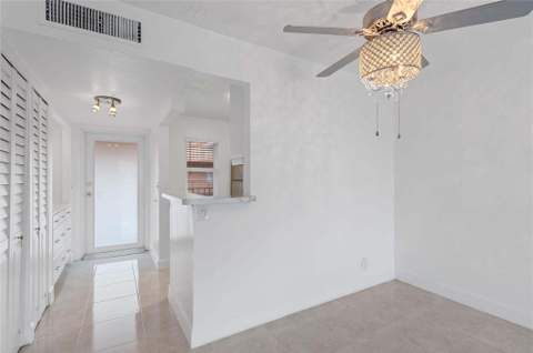 2841 Somerset Drive #311, Lauderdale Lakes FL - photo 8 of 21