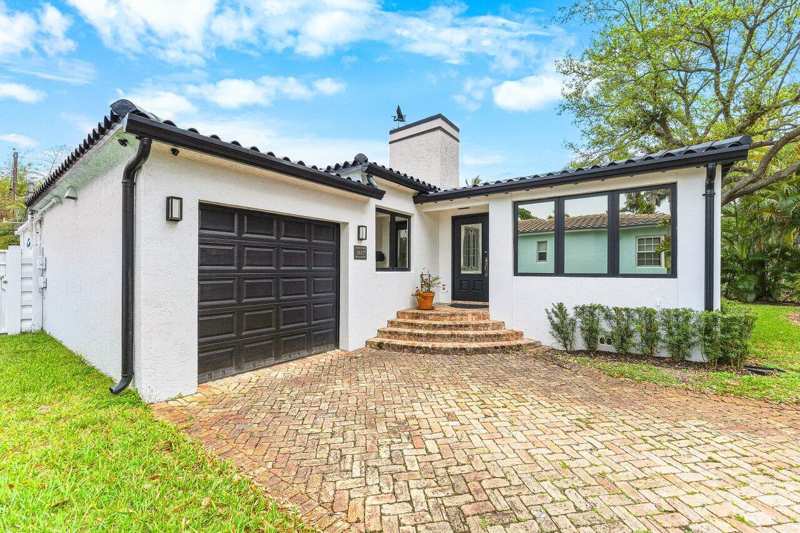 2 bedroom Single Family Residence at 1617 Adams Street, Hollywood Lakes, Hollywood — photo 1