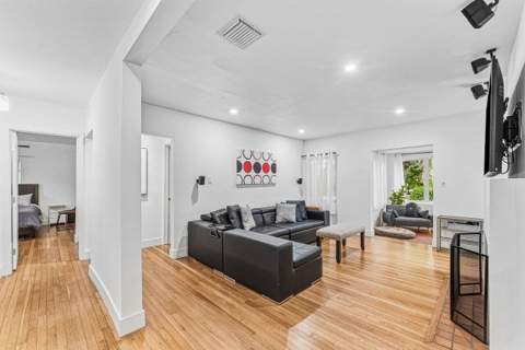 1617 Adams Street, Hollywood FL - photo 11 of 29