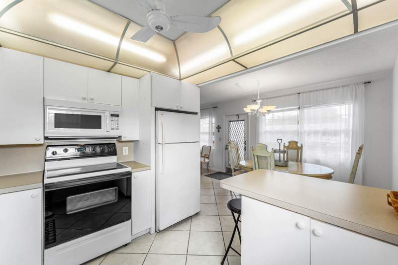 2 bedroom Condominium at 2016 Ventnor Crescent #G, Ventnor G Condo, Deerfield Beach — photo 5