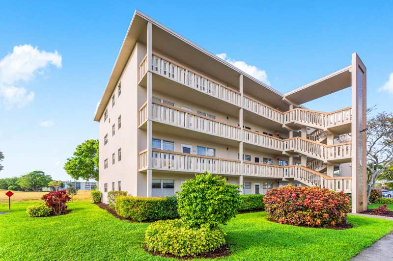 2 bedroom Condominium at 2016 Ventnor Crescent #G, Ventnor G Condo, Deerfield Beach — photo 1
