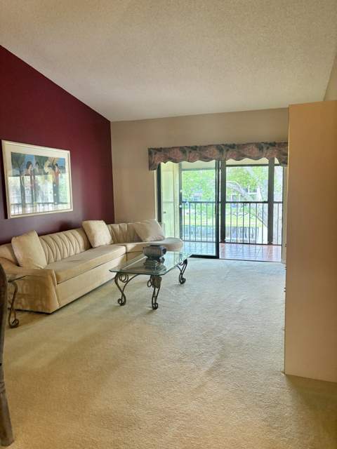 7831 Willow Spring Drive #526, Lake Worth FL - photo 6 of 22