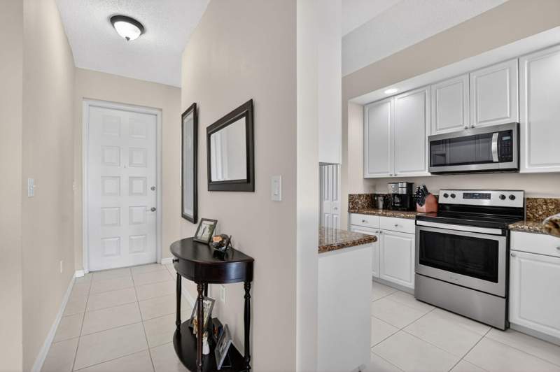 2 bedroom Condominium at 26 Royal Palm Way #403, Boca Bayou, Boca Raton — photo 5