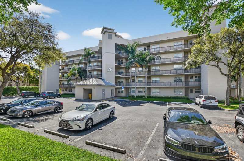 2 bedroom Condominium at 26 Royal Palm Way #403, Boca Bayou, Boca Raton — photo 1