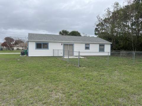 2122 SE Heathwood Circle, Port St. Lucie FL - photo 13 of 14
