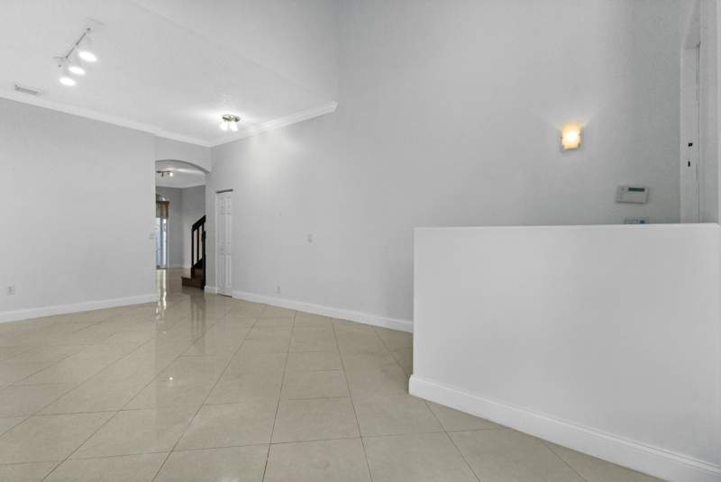 4 bedroom Single Family Residence at 3768 SW 50th Court, Maple Ridge, Hollywood — photo 4