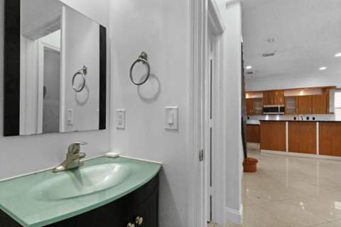 3768 SW 50th Court, Hollywood FL - photo 17 of 42
