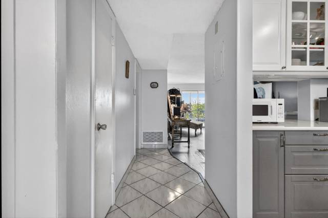 Village Royale Forest Green