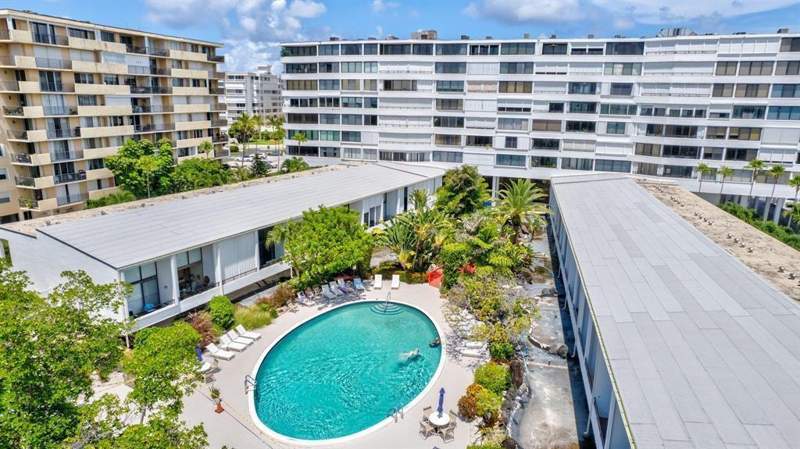 1 bedroom Condominium at 3589 S Ocean Boulevard #10, Mayfair House Condo, South Palm Beach — photo 5