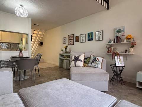 3589 S Ocean Boulevard #10, South Palm Beach FL - photo 13 of 30
