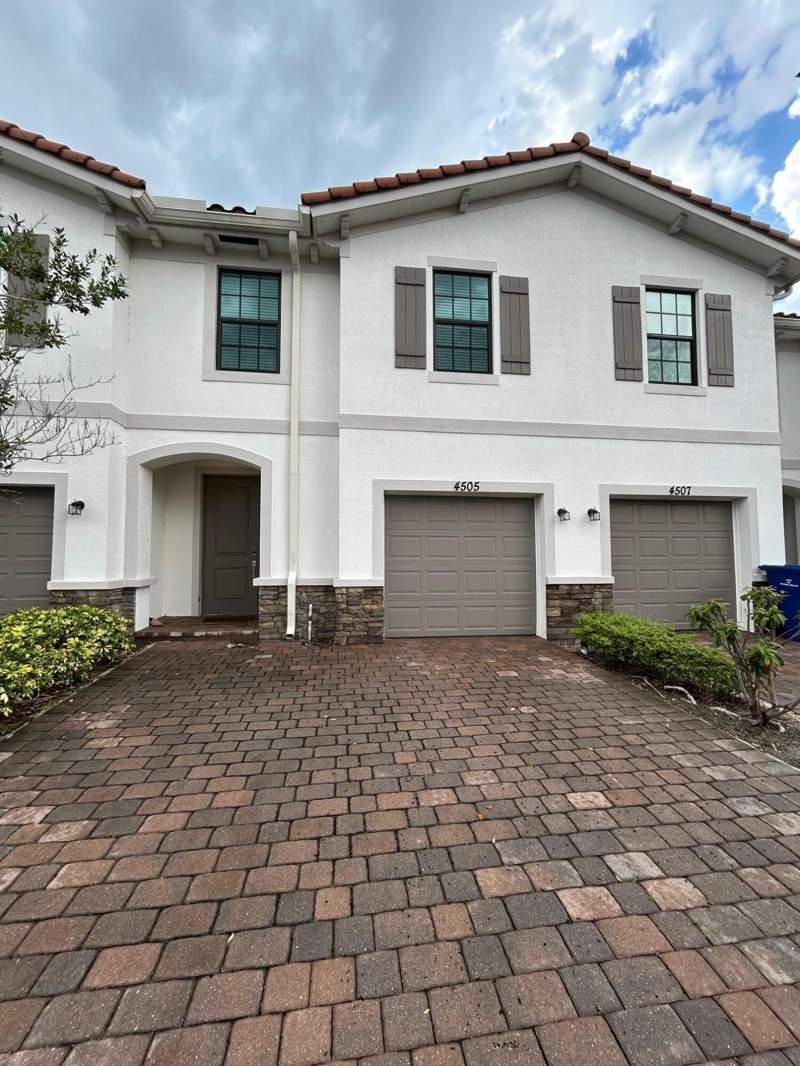 4 bedroom Townhouse at 4505 Hartwell Lane, Mediterranea, Riviera Beach — photo 2