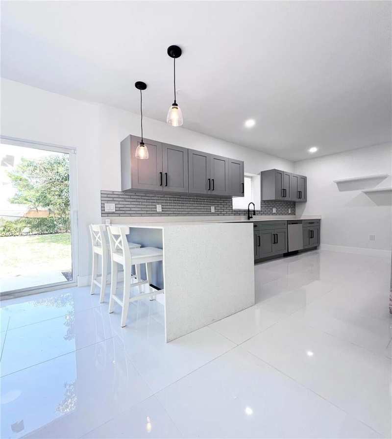 4 bedroom Single Family Residence at 730 Alabama Avenue, Melrose Park Section 3, Fort Lauderdale — photo 1