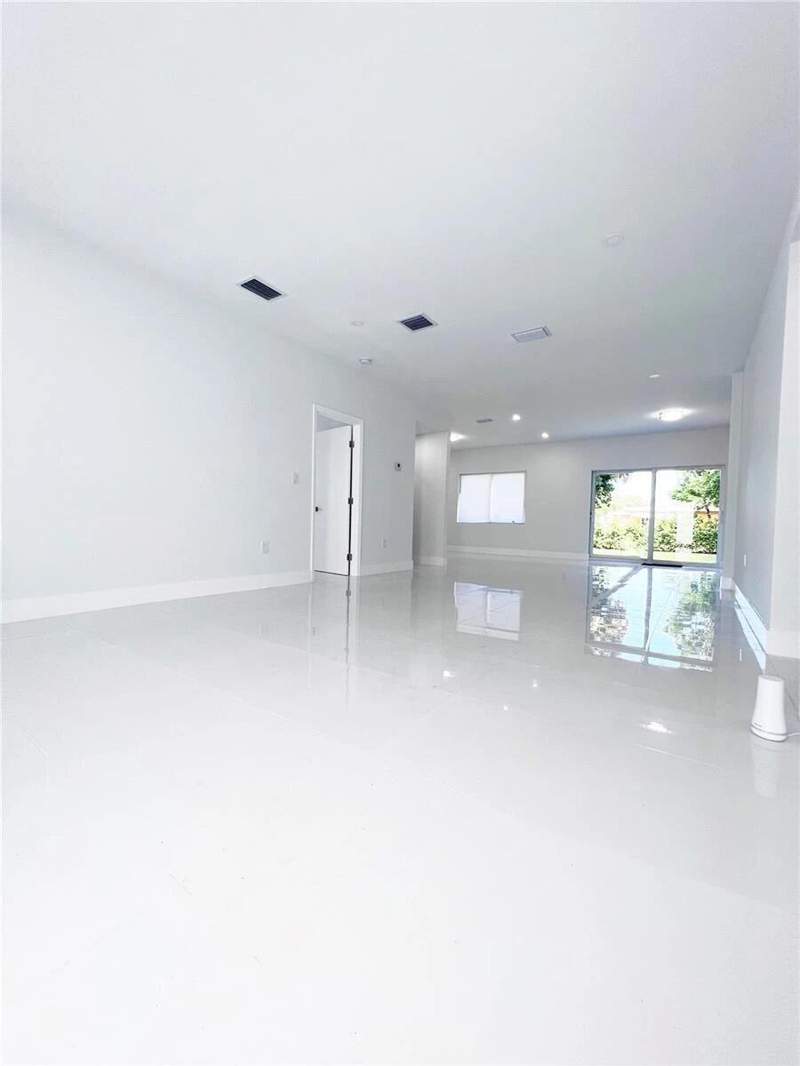 4 bedroom Single Family Residence at 730 Alabama Avenue, Melrose Park Section 3, Fort Lauderdale — photo 4