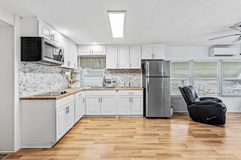2 bedroom Manufactured Home at 202 Palm Drive #I, Briny Breezes Inc, Briny Breezes — photo 4