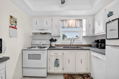 2758 Emory Drive #B, West Palm Beach FL - photo 7 of 62