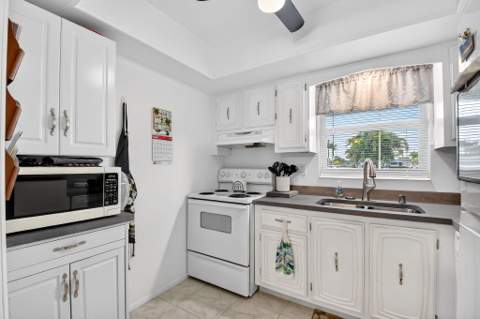 2758 Emory Drive #B, West Palm Beach FL - photo 8 of 62