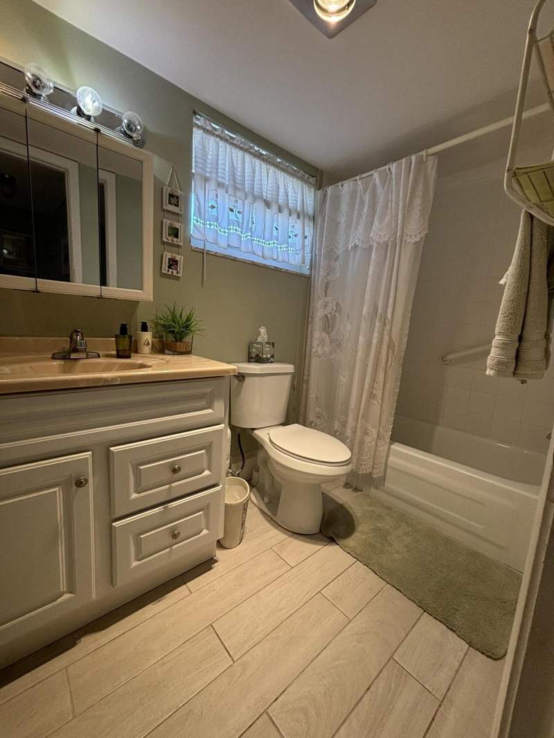 1 bedroom Condominium at 725 Lori Drive #203, Lakeside Village Condo 10, Palm Springs — photo 3