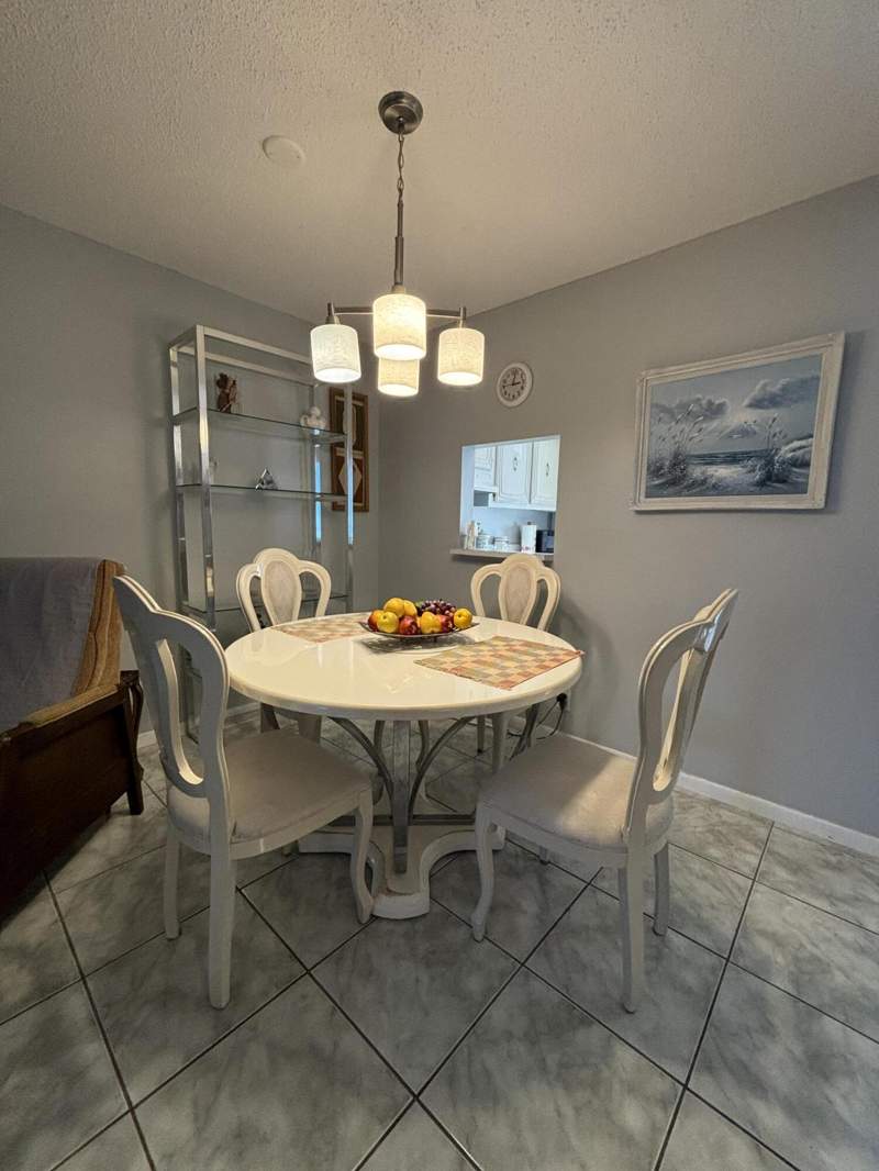 1 bedroom Condominium at 725 Lori Drive #203, Lakeside Village Condo 10, Palm Springs — photo 5