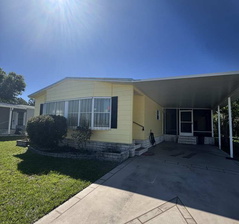 2 bedroom Manufactured Home at 9 San Felipe, Spanish Lakes Country Club Village, Fort Pierce — photo 1
