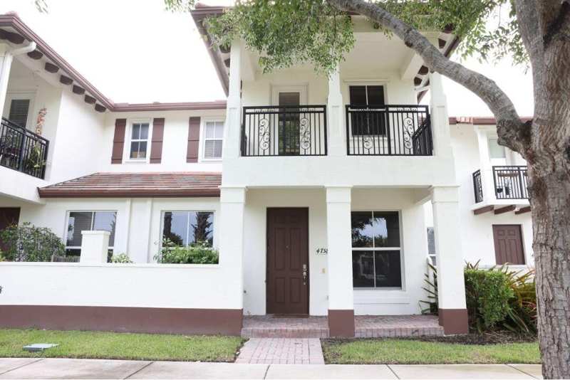 3 bedroom Townhouse at 4758 Sierra Lane, Paloma Lakes, Coconut Creek — photo 1