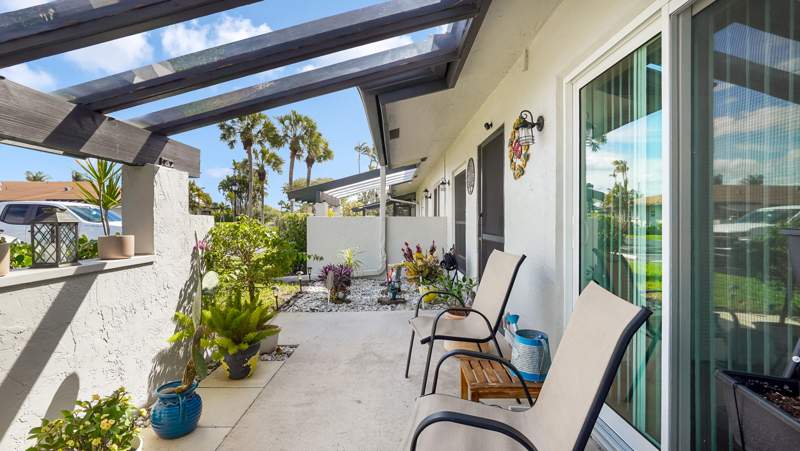 2 bedroom Villa at 5620 Queen Palm Court #C, Palm Greens At Villa Del Ray Condo II, Delray Beach — photo 2