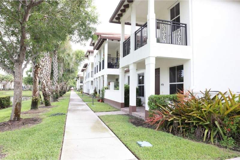 3 bedroom Townhouse at 4758 Sierra Lane, Paloma Lakes, Coconut Creek — photo 3
