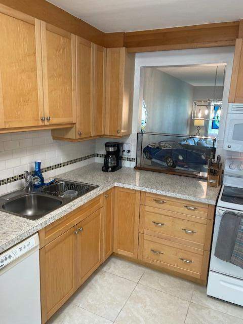 307 Lake Evelyn Drive, West Palm Beach FL - photo 9 of 66