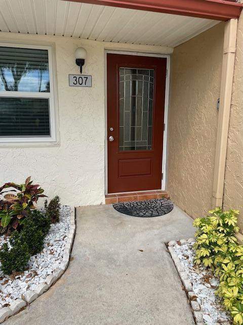 2 bedroom Villa at 307 Lake Evelyn Drive, Golden Lakes Village Condo 1 Thru 13-A, West Palm Beach — photo 4