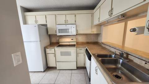 3146 Via Poinciana Via Poinciana #414, Lake Worth FL - photo 22 of 54