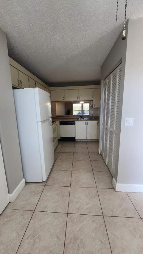 3146 Via Poinciana Via Poinciana #414, Lake Worth FL - photo 19 of 54