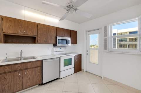 750 N Ocean Boulevard #Apt 604, Pompano Beach FL - photo 12 of 72