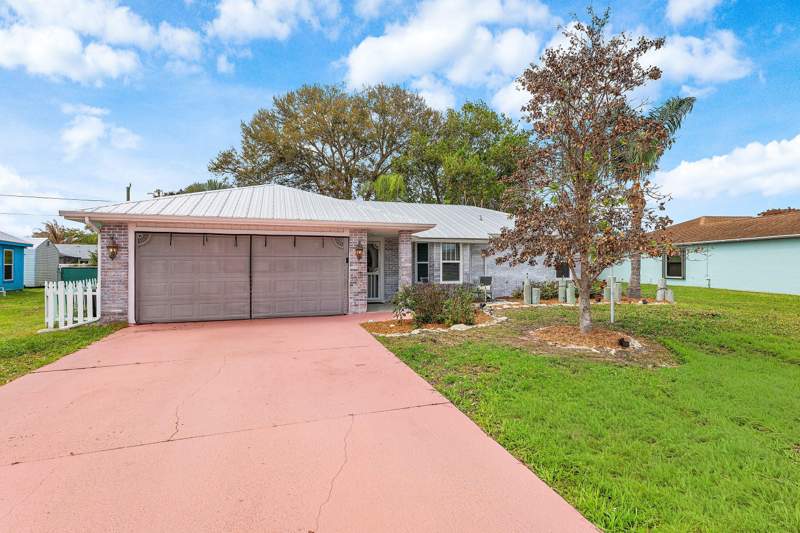 3 bedroom Single Family Residence at 2114 SE Midtown Road, South Port St Lucie Unit 5, Port St. Lucie — photo 2