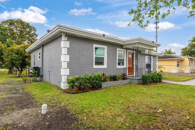 3 bedroom Single Family Residence at 217 NW 14th Street, OAK PARK SUB, Belle Glade — photo 3