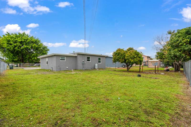 3 bedroom Single Family Residence at 217 NW 14th Street, OAK PARK SUB, Belle Glade — photo 4